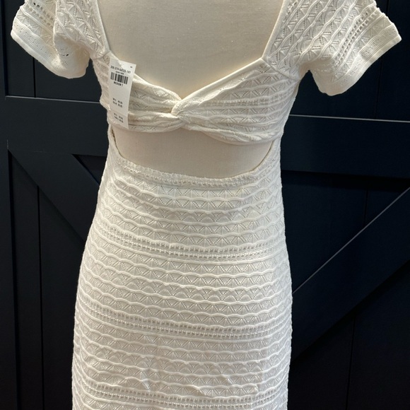 Hollister short-sleeve crochet-style twist dress - Picture 3 of 5